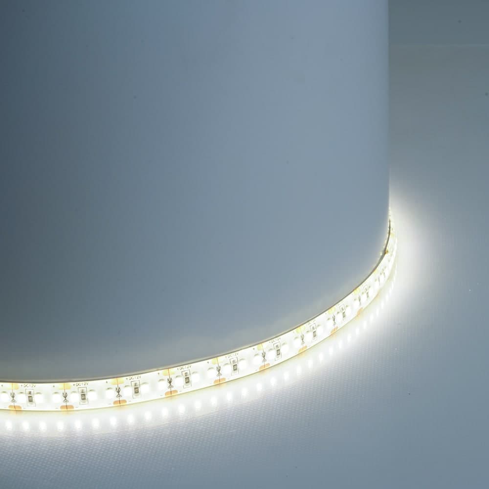 Светодиодная LED лента Feron LS626, 180SMD(2835)/m 17W/m 12V 5000*10*1,22мм 6500К IP65