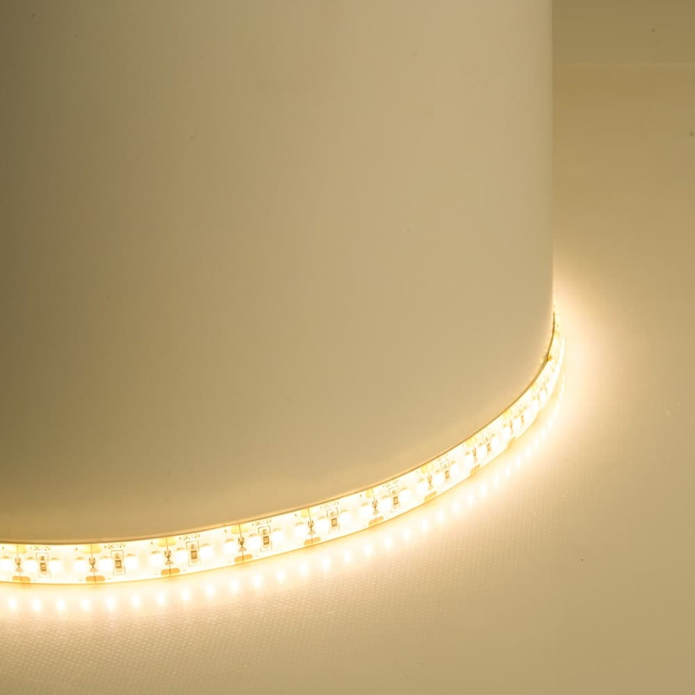 Светодиодная Светодиодная LED лента Feron LS626, 180SMD(2835)/m 17W/m 12V 5000*10*1,22мм 3000К IP65