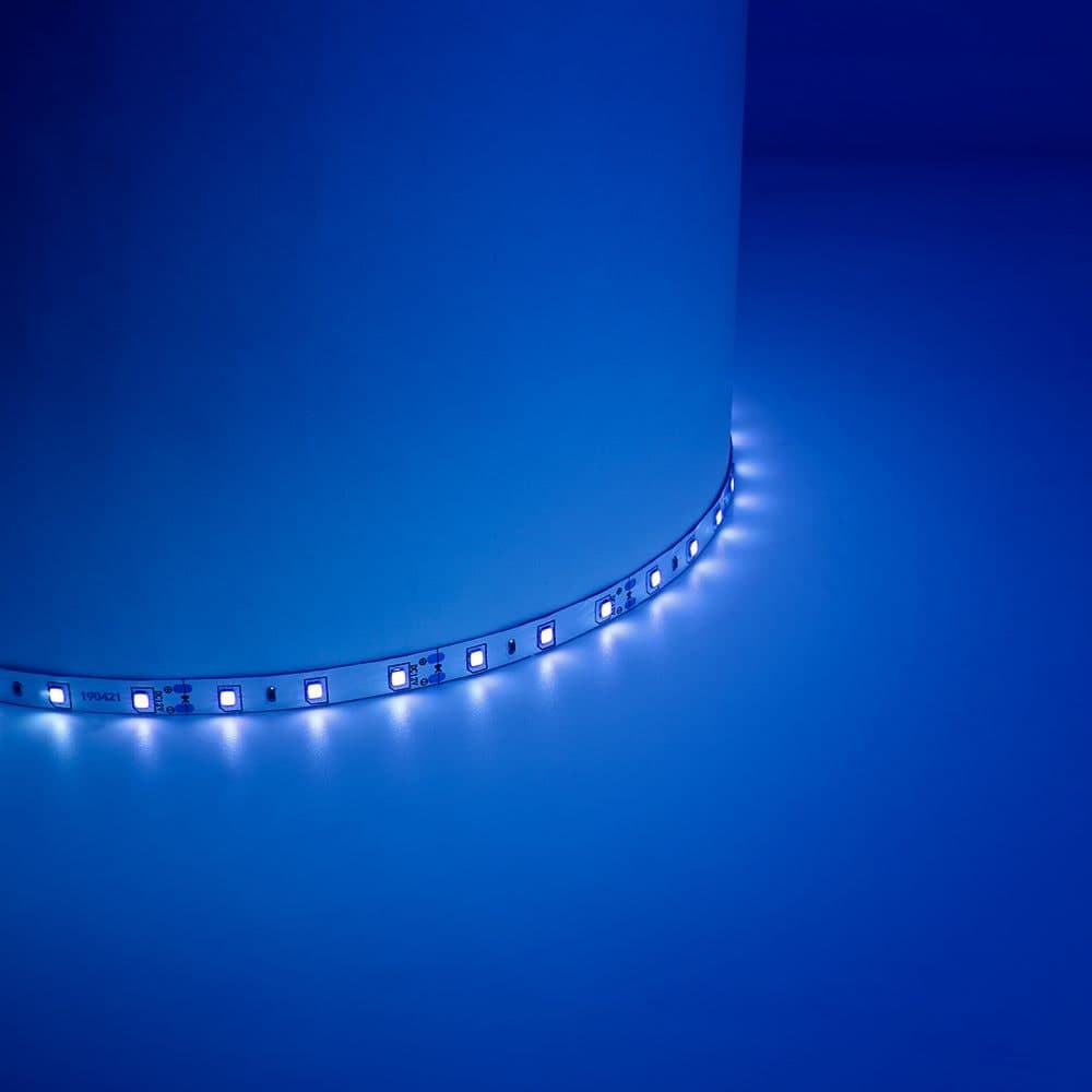 Светодиодная LED лента Feron LS603, 60SMD(2835)/m 4.8W/m 12V 5m синий