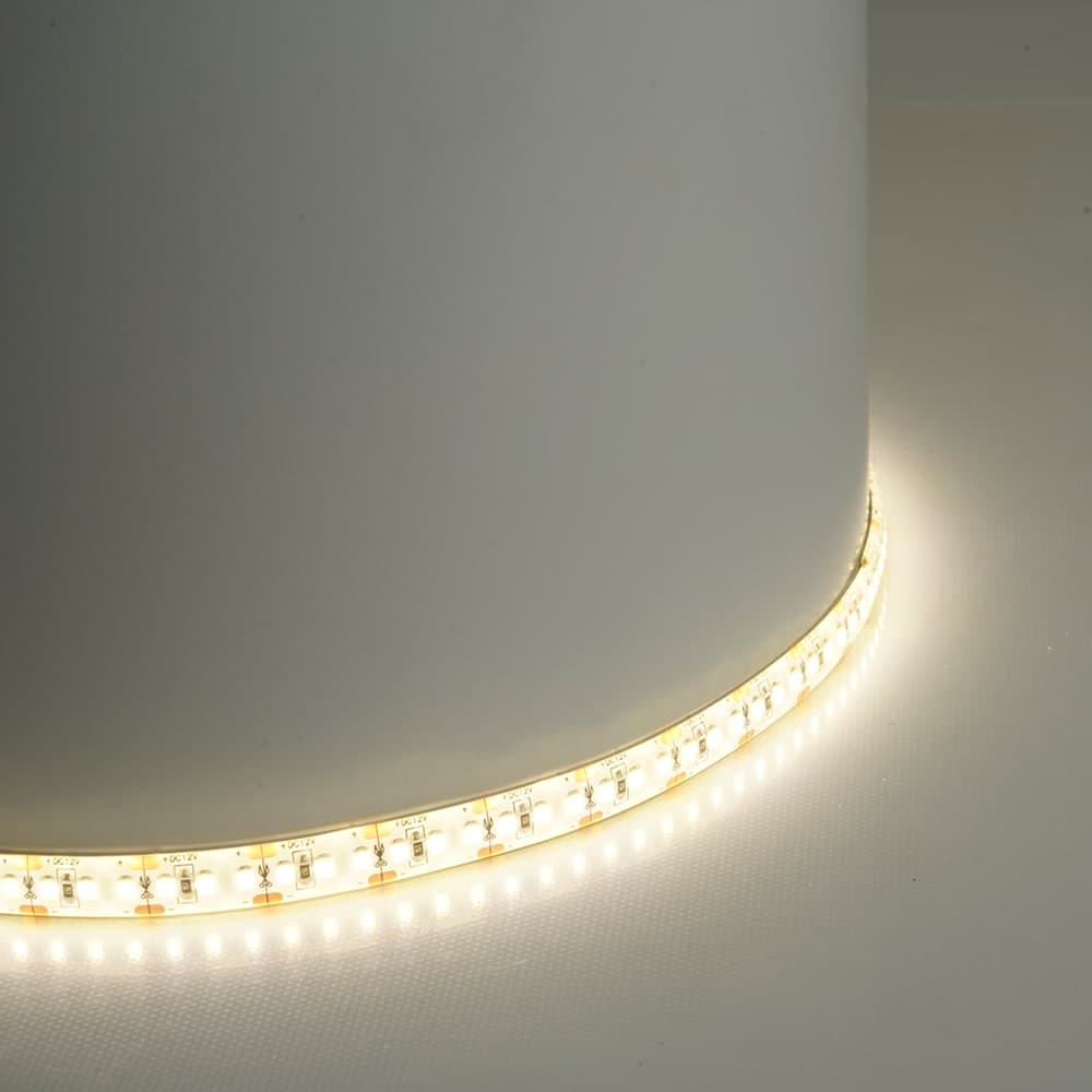 Светодиодная LED лента Feron LS626, 180SMD(2835)/m 17W/m 12V 5000*10*1.22мм 4000К IP65