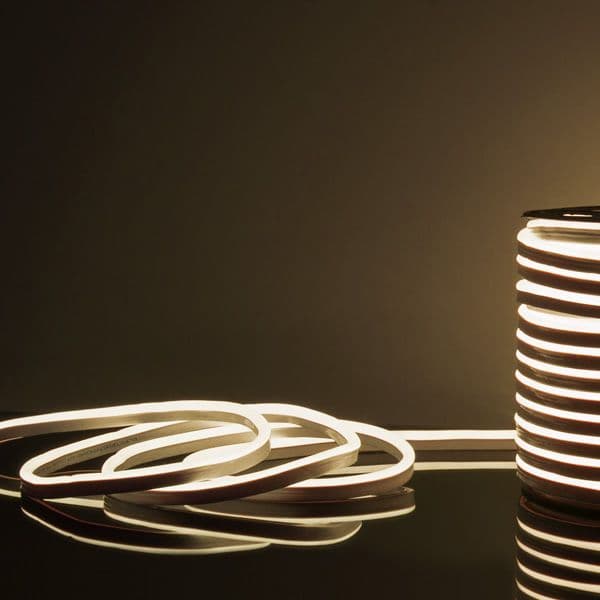 Светодиодный гибкий неон 220 В 9.6 Вт/м 120 Led/м 2835 IP67, односторонний дневной белый 4200 K, 50 м Гибкий неон 220V 9,6W 120Led 2835 IP67 односторонний дневной белый, 50 м