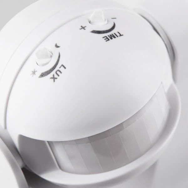 Инфракрасный датчик движения 12м 1200W 180° IP44 SNS-M-08